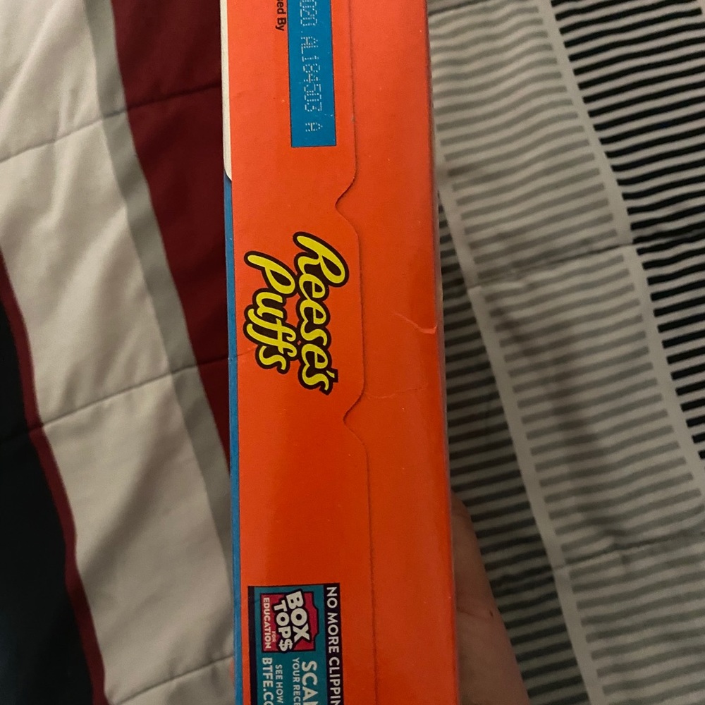 Travis Scott Reese’s puffs - Picture 4 of 4